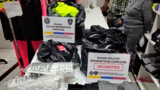 Desbaratan venta de ropa con marcas falsificadas