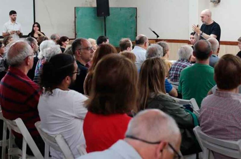 Reunión de vecinos con Horacio en Parque Chacabuco