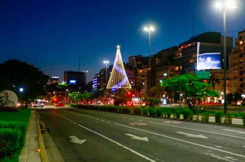 La Ciudad se ilumina para recibir las Fiestas La Ciudad se ilumina para recibir las Fiestas