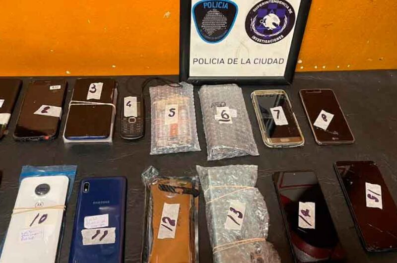 Clausuran cuatro locales de telefonía e incautan celulares