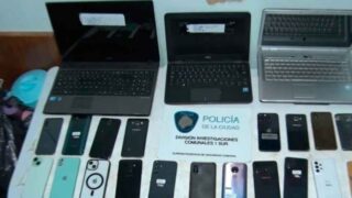 Allanan a un motochorro y encuentran celulares y notebooks robadas