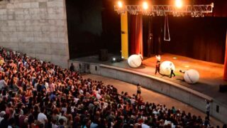 La compañía Innovacirco llenó el Anfiteatro del Parque Centenario