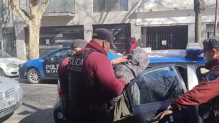Atrapan a ladrón armado y con antecedentes tras persecución