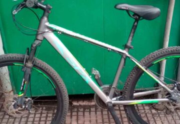 Caballito: cuatro detenidos por el robo de una bicicleta