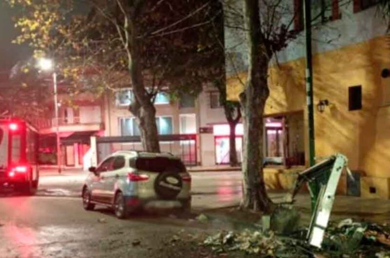 Dos pirómanos detenidos por incendiar contenedores Dos pirómanos detenidos por incendiar contenedores