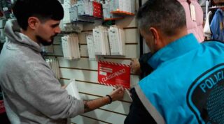 Secuestraron celulares y repuestos sin documentación