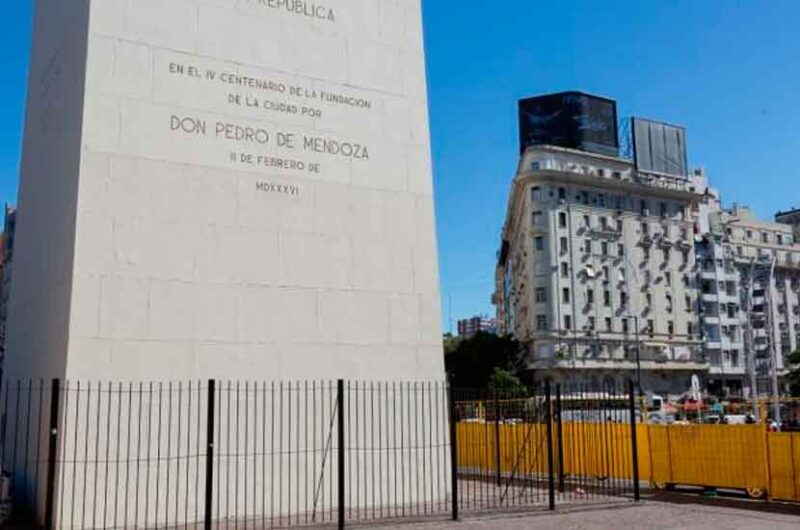 Avanza el cambio de rejas del Obelisco Avanza el cambio de rejas del Obelisco