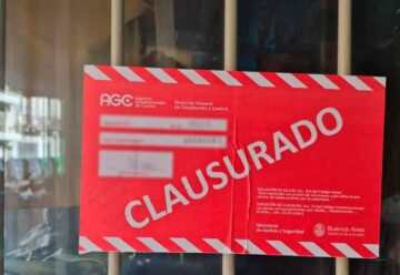 Hacía videos en redes con prendas de animales en extinción