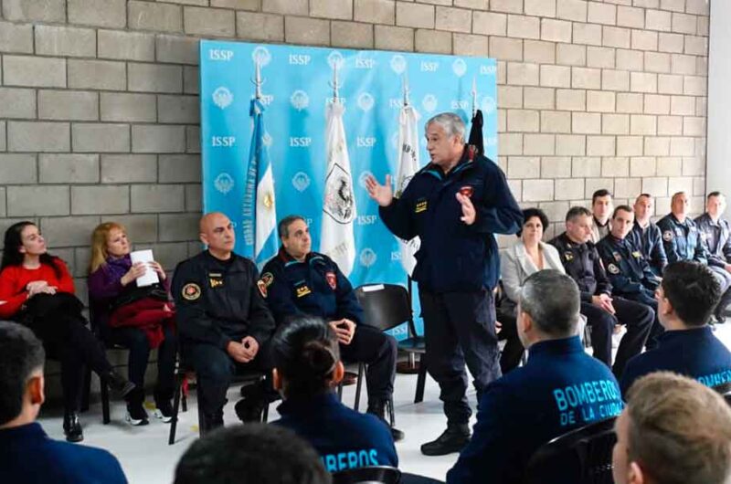 Bomberos invitó a las empresas para que capaciten a los oficiales