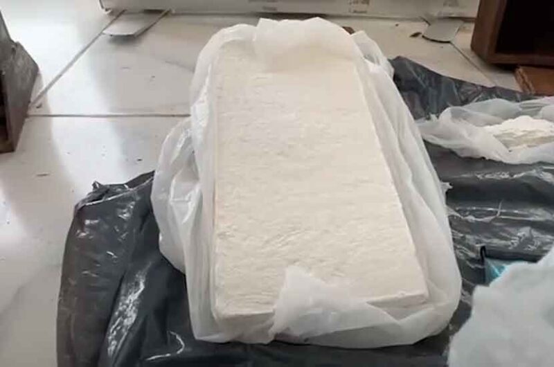 Secuestran 6 kilos de cocaína y detuvo a cuatro peruanos Secuestran 6 kilos de cocaína y detuvo a cuatro peruanos