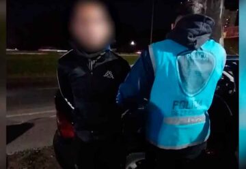 Detienen al ladrón que le pegó con una botella a una mujer