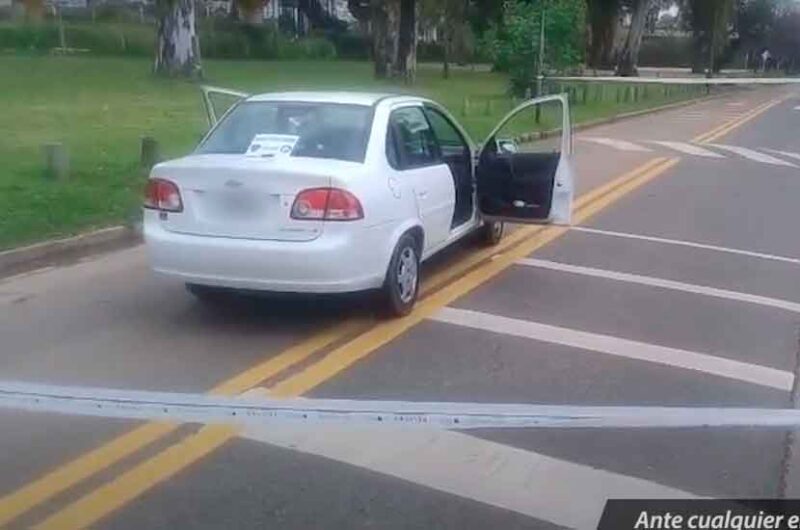 Detienen a dos ladrones que robaron un auto en Palermo Detienen a dos ladrones que robaron un auto en Palermo