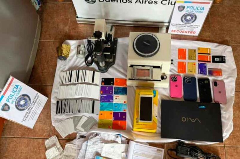 La Policía desbarató una «usina clonadora de tarjetas” La Policía desbarató una «usina clonadora de tarjetas”