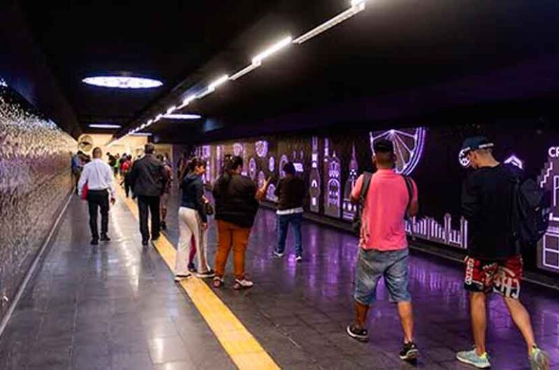 Subte: una instalación reproduce la esencia de la Avenida de Mayo