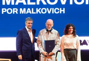 La Ciudad distinguió a John Malkovich como Huésped de Honor