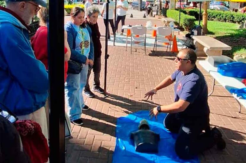 Vecinos aprendieron maniobras de reanimación Vecinos aprendieron maniobras de reanimación