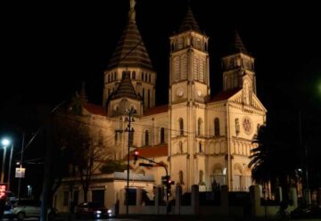 La Ciudad ilumina por primera vez la emblemática iglesia porteña