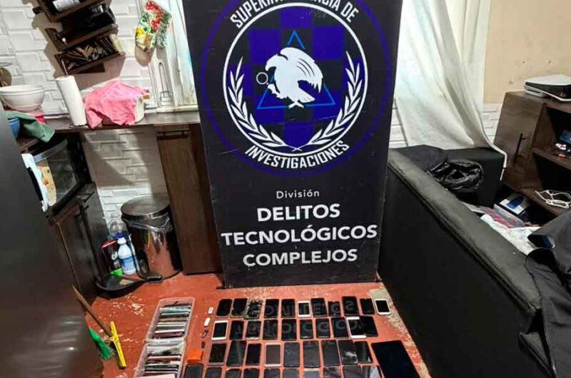 La Policía desbarató laboratorio que desactivaba bloqueos de celulares La Policía desbarató laboratorio que desactivaba bloqueos de celulares